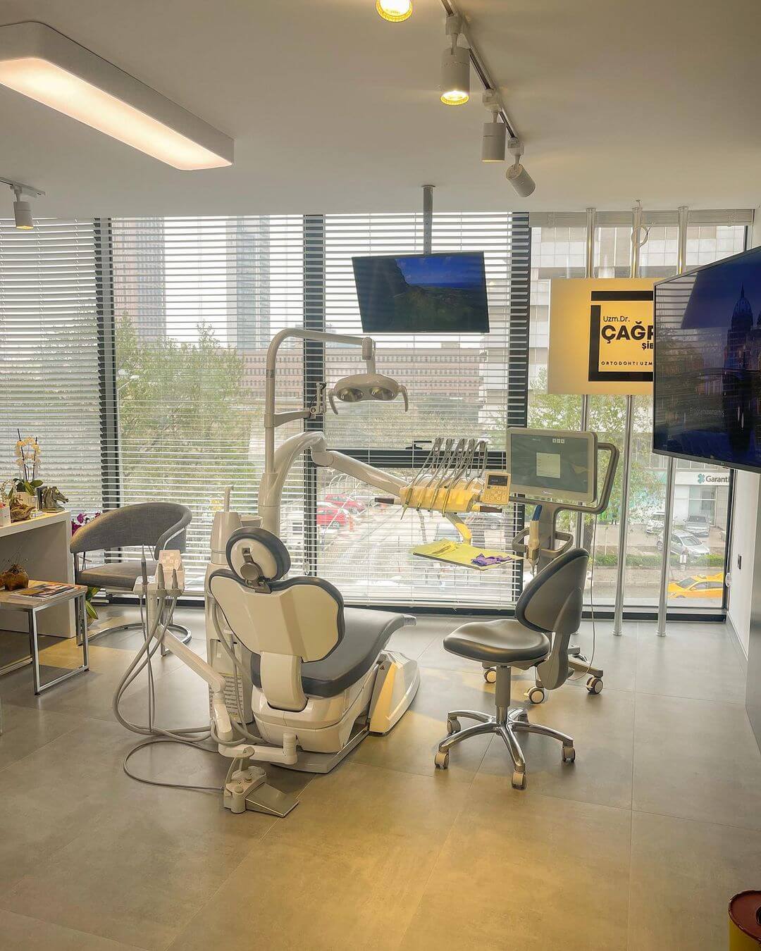 Clinic Atmosphere